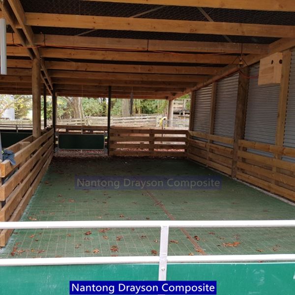 FRP Grating Applied in Aquaculture, Poultry Raising and Farms (3) FRP Grating Applied in Aquaculture, Poultry Raising and Farms (3)